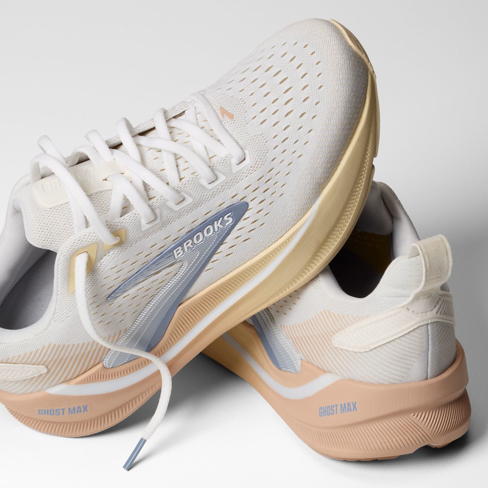 BROOKS Ghost Max 4